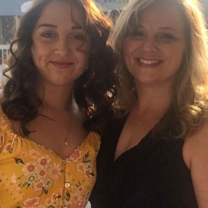 Meet your Posher, Anitra